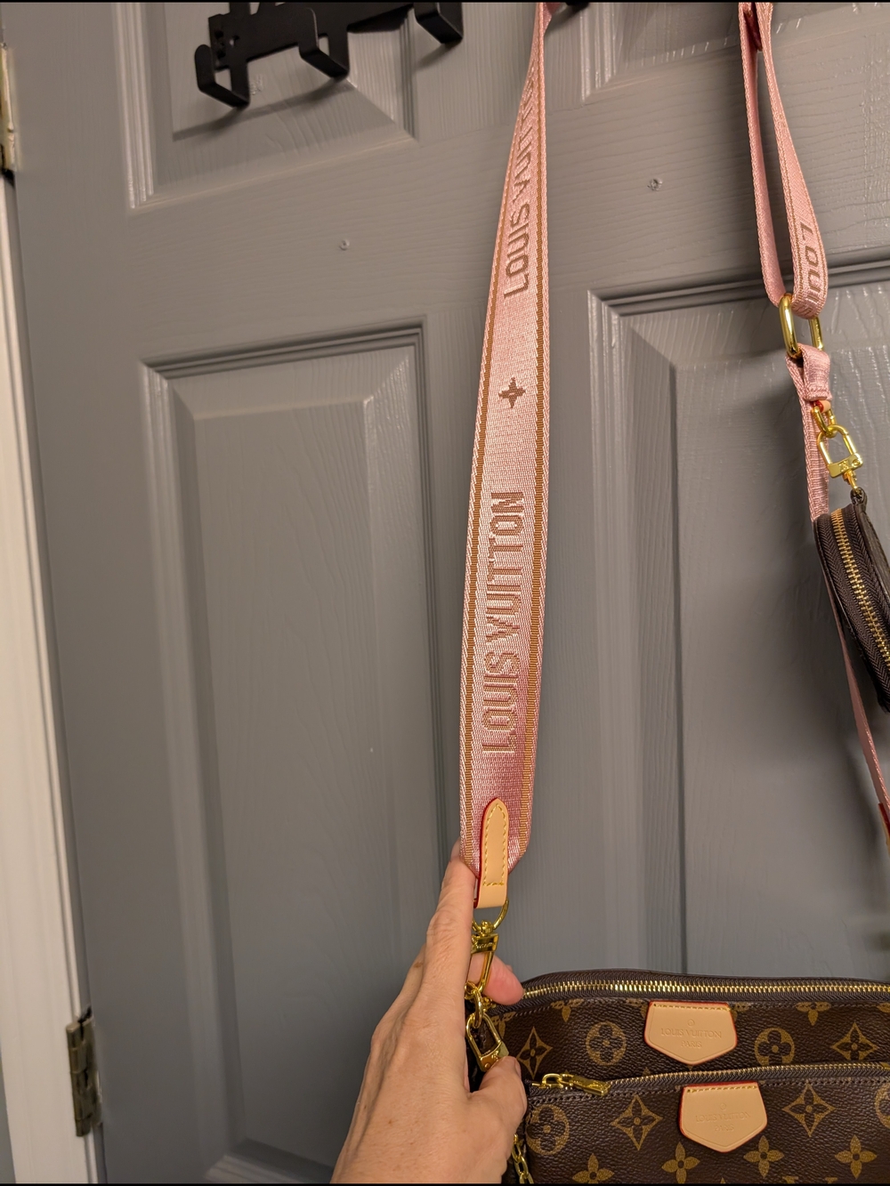 Unbranded Designer-Inspired Crossbody - Picture 7 of 16